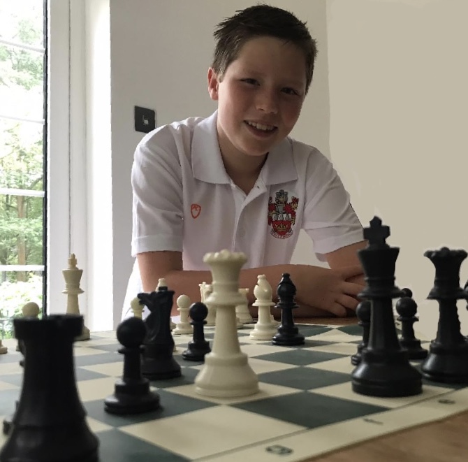 SQ 8 - 9 Chess master cameron copy